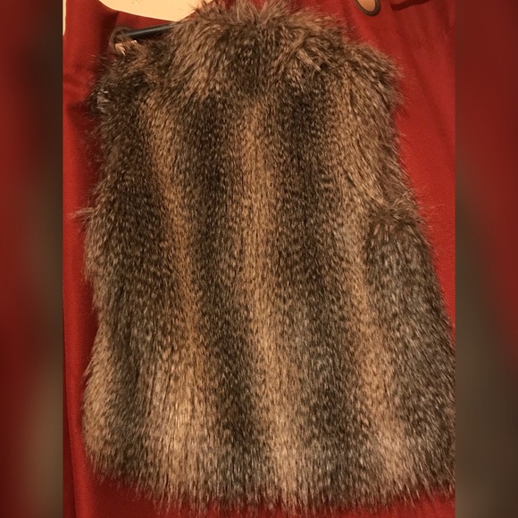 Michael Kors Faux Fur Vest - Picture 2 of 3